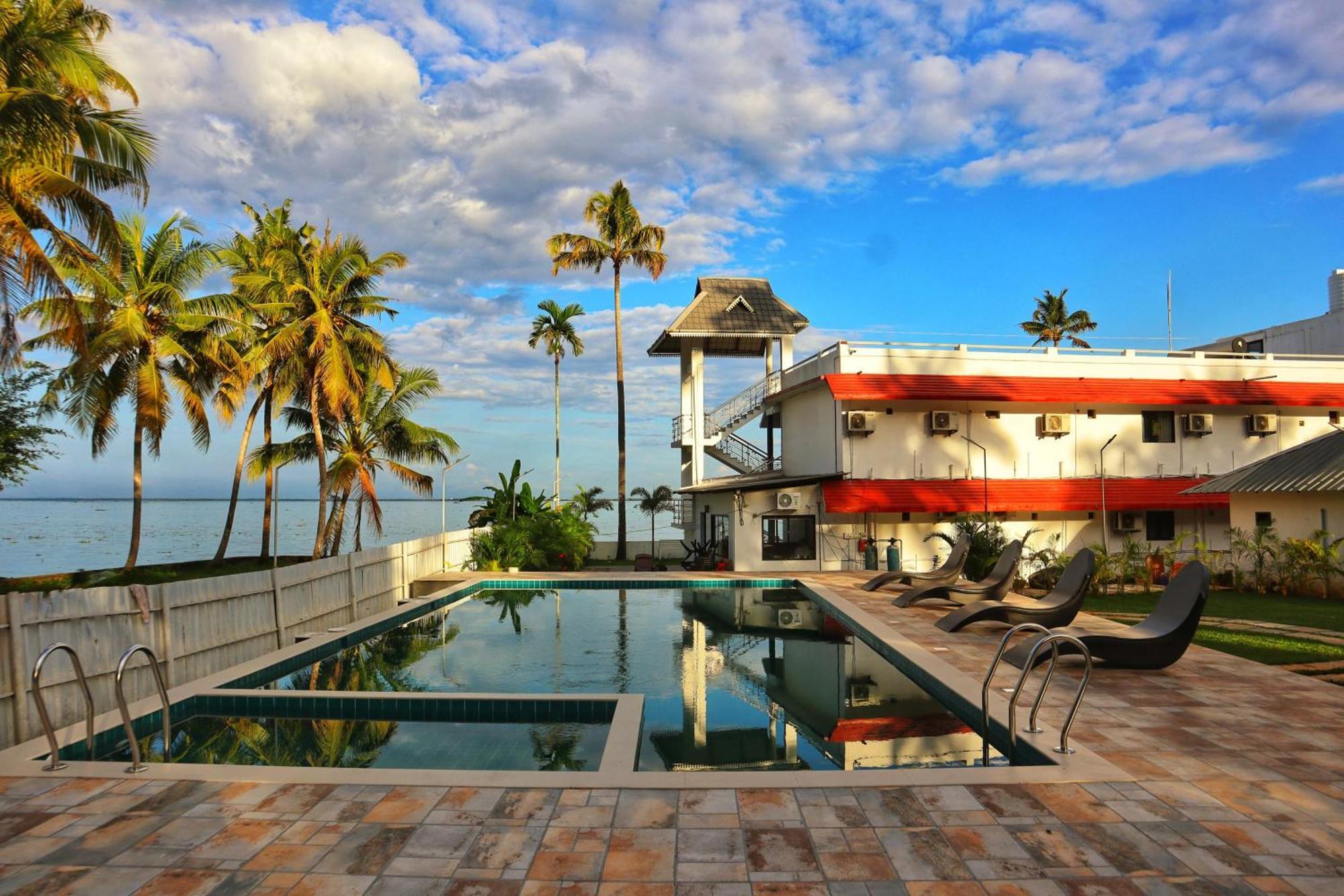 Vembanad Village Backwater Resort Alappuzha ภายนอก รูปภาพ