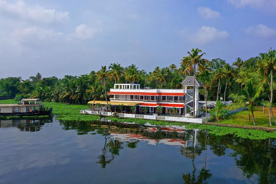 Vembanad Village Backwater Resort Alappuzha ภายนอก รูปภาพ