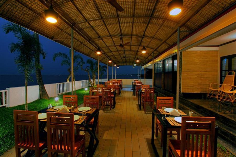 Vembanad Village Backwater Resort Alappuzha ภายนอก รูปภาพ