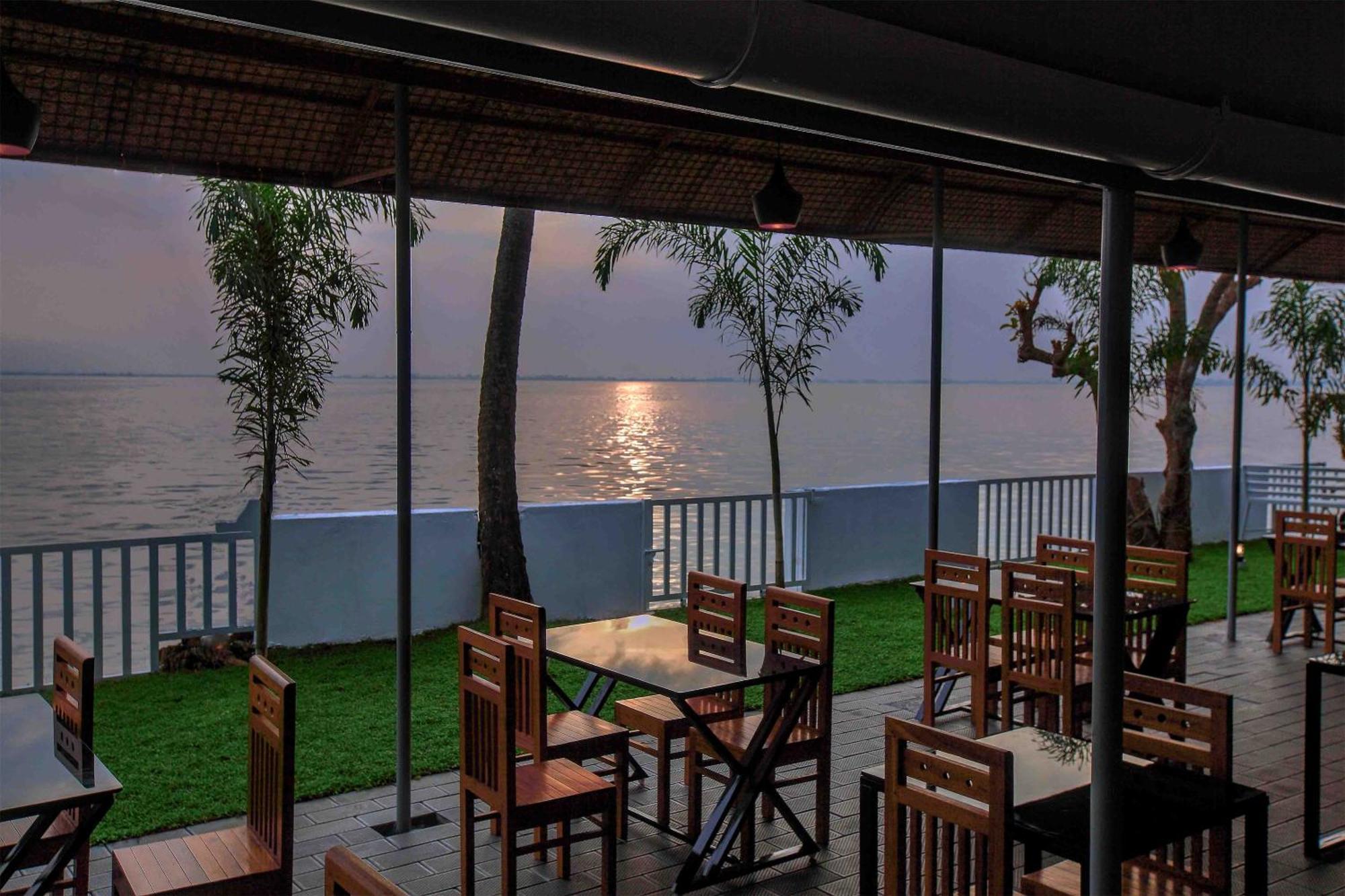 Vembanad Village Backwater Resort Alappuzha ภายนอก รูปภาพ