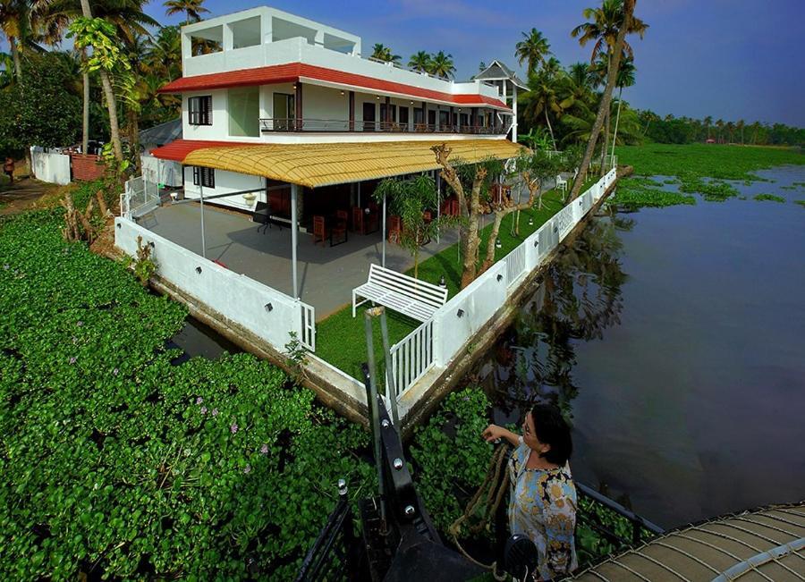 Vembanad Village Backwater Resort Alappuzha ภายนอก รูปภาพ
