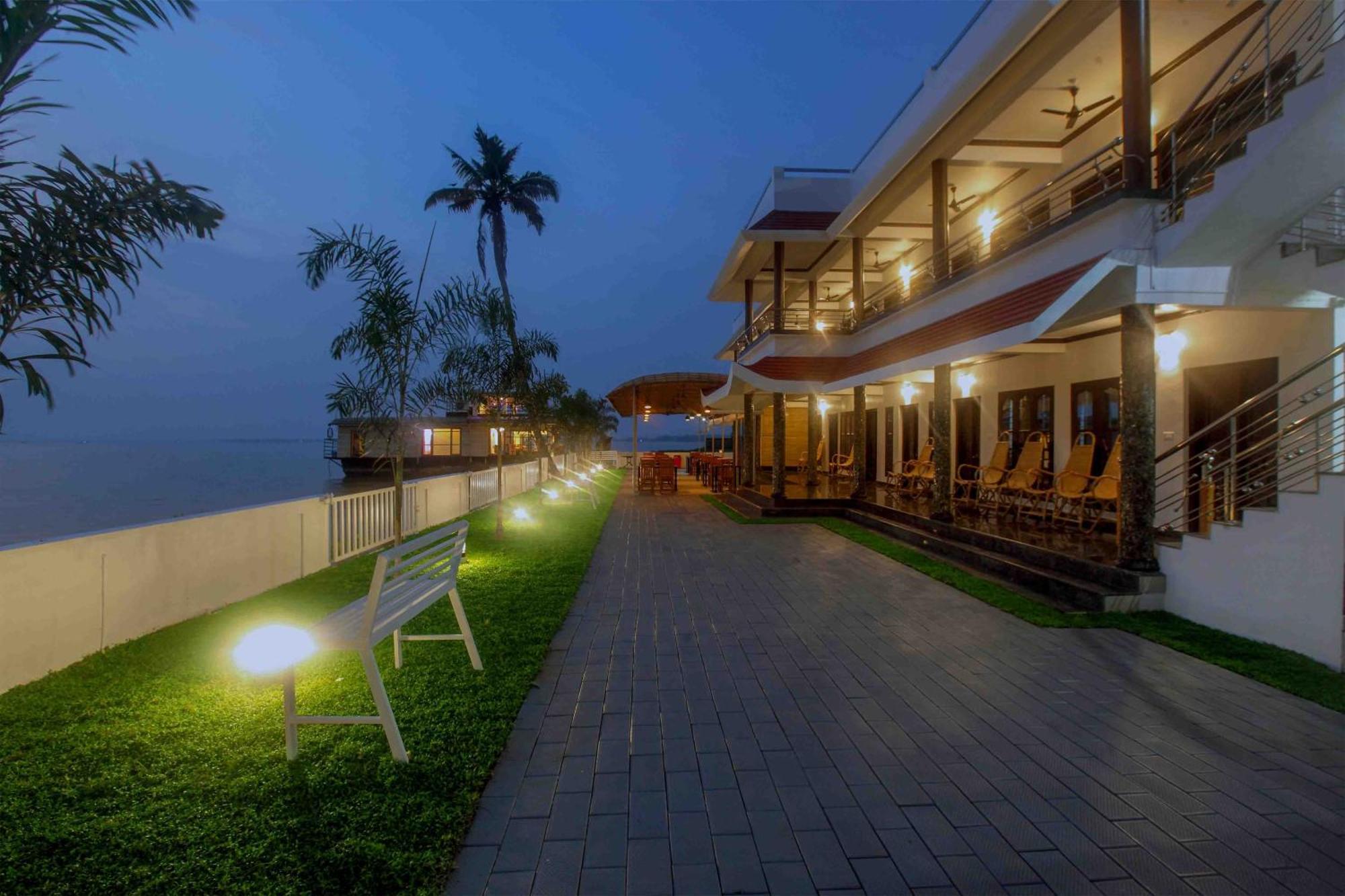 Vembanad Village Backwater Resort Alappuzha ภายนอก รูปภาพ