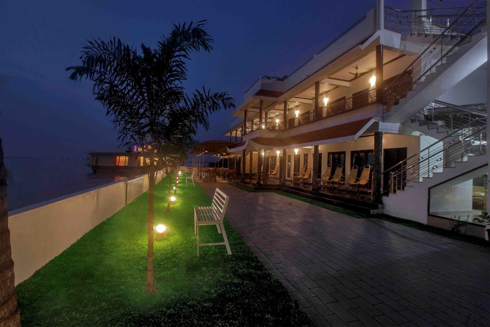 Vembanad Village Backwater Resort Alappuzha ภายนอก รูปภาพ